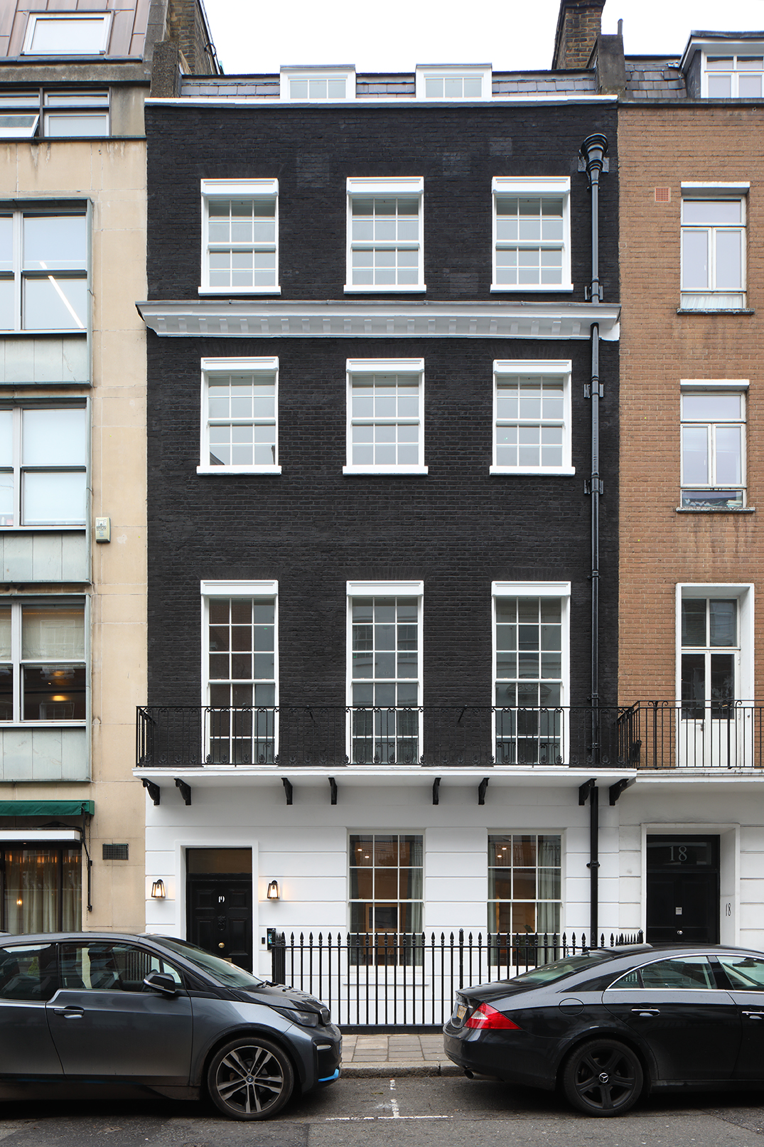 Queen St. W1 refurbishment by Fathom Architects